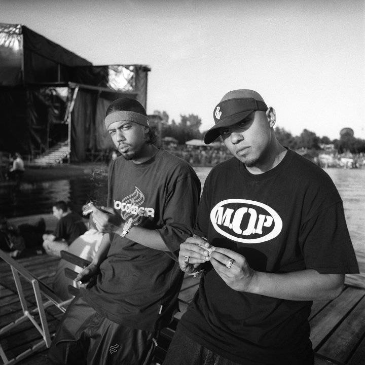 Samy Deluxe und D-Flame (© Mika Väisänen) Stories of HipHop im Schmuckmuseum Pforzheim vom 30.3.–29.6.2025