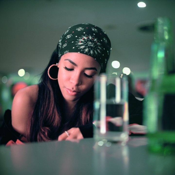 Aaliyah (© Mika Väisänen) Stories of HipHop im Schmuckmuseum Pforzheim vom 30.3.–29.6.2025